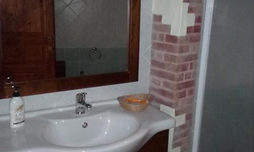 La Casa di Nichedda, casa vacanze a Iglesias: dettaglio del bagno